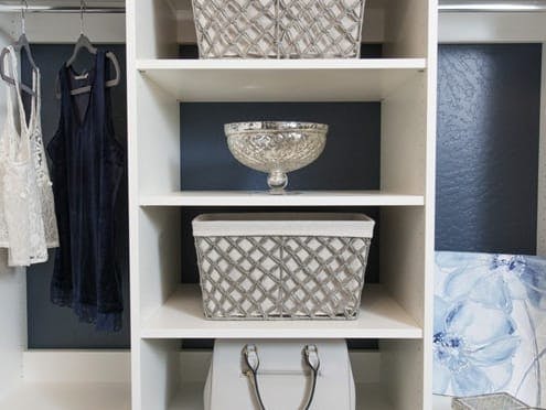 7 Tips to Keeping Your Closet Organized